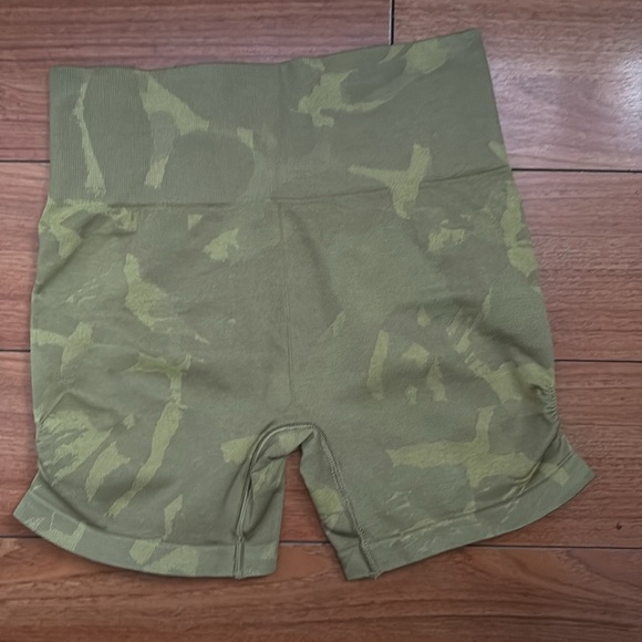 Gym shark shorts - Picture 4 of 4